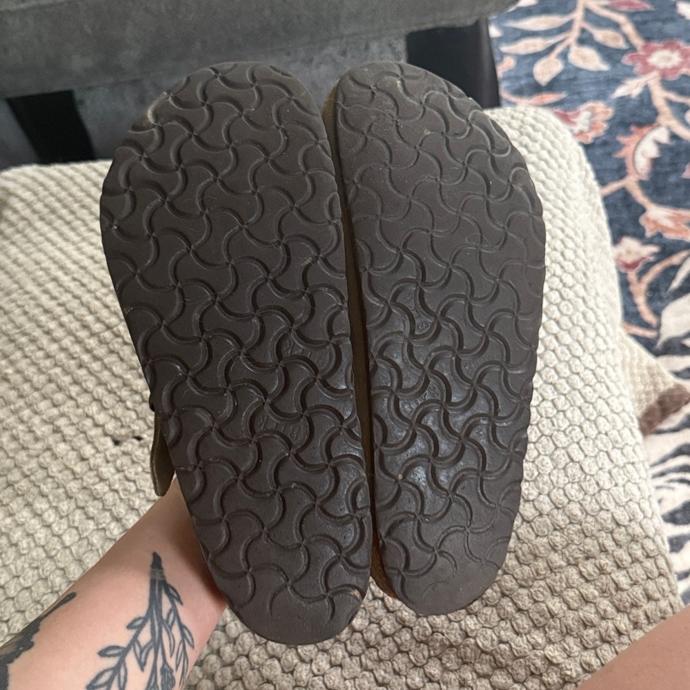 Tan suede Boston Birkenstocks - Picture 4 of 8
